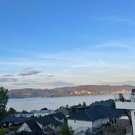 Feriehus Semi-detached House With Lovely Views Of The Fjord Askoy
