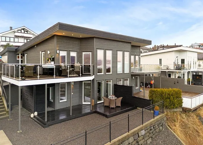 Semi-detached House With Lovely Views Of The Fjord Askøy